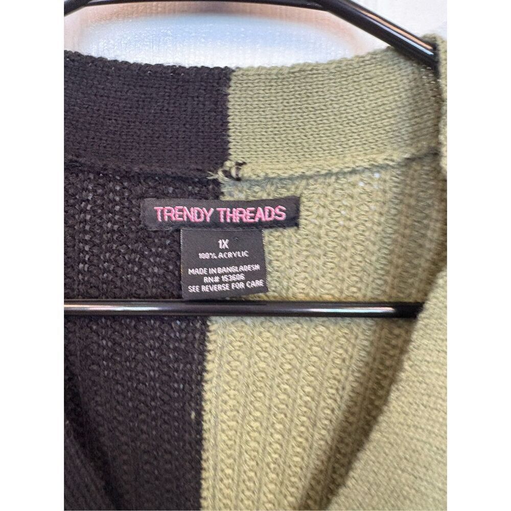 Camo Patterned Color Block Sweater NWT - image 3